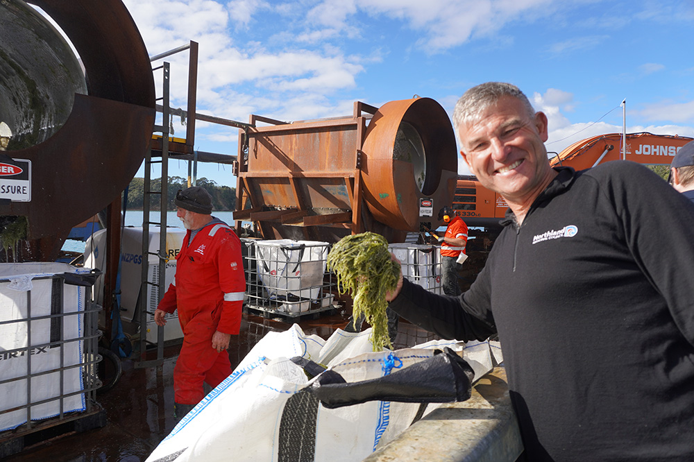 Geoff Crawford with exotic Caulerpa.