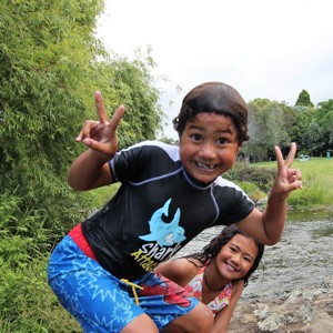 Kids At Waipapa Landing (400)