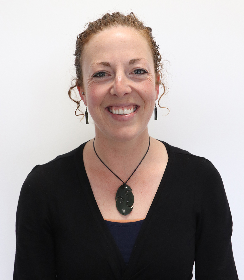 Profile headshot of Cr Amy MacDonald.