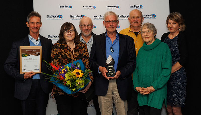 Tutukaka Landcare Coalition with Kiwi Coast Coordinator Ngaire Sullivan (far right).