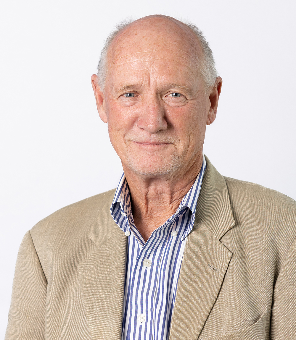 Profile headshot of Cr John Hunt.