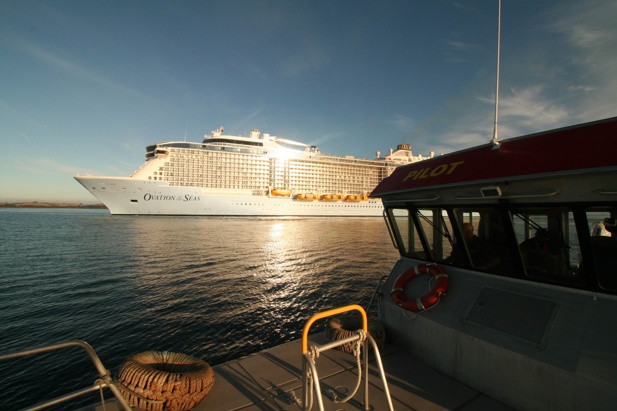 Ship Ovation of the Seas.