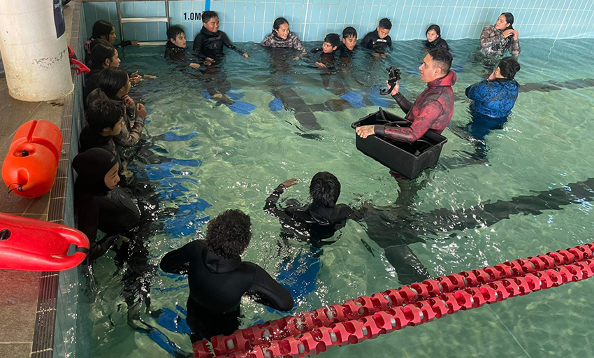 Te Kura o Waikare students learn to fit gear correctly