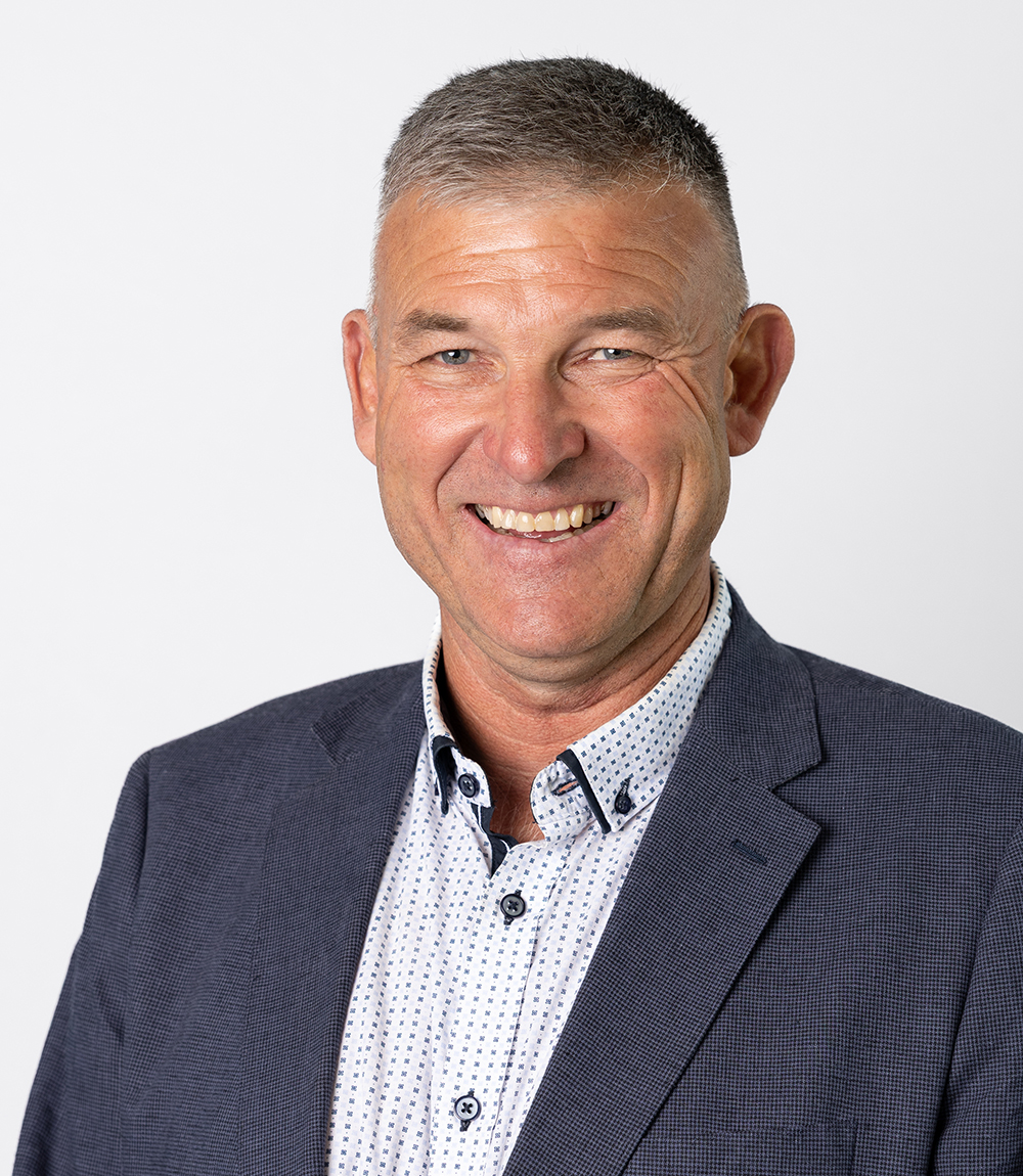 Profile headshot of Cr Geoff Crawford.