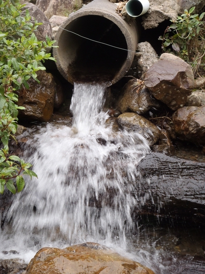 Hanging culvert (Photo: Horizons Regional Council). 