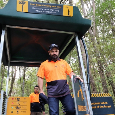 Kauri Dieback Team (MEDIA 04) (400) (2)