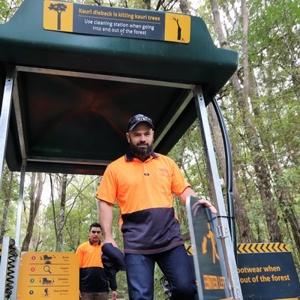 Kauri Dieback Team  MEDIA 04   400   2 