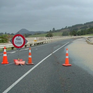 SH14 Tangiteroria Kiirkopuni Valley Rd Bridge July 2007 (400)
