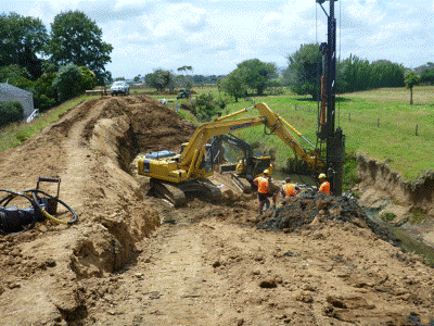 Maintenance works on Tarawhataroa stopbank, Awanui flood scheme, Kaitāia. 